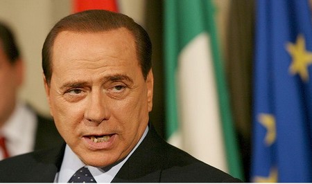 Crisi: per Berlusconi la soluzione è lavorare di più