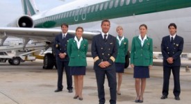 Alitalia cerca assistenti di volo certificati e non certificati per l'estate 2011