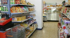 Diventi socio di un supermercato, lavori 4 ore al mese e fai la spesa a prezzi scontati