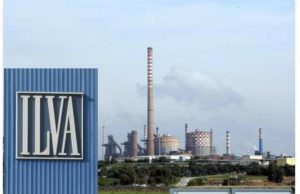 L’Ilva e il fiume rosso: “Aspirate 100 tonnellate d’acqua, accumulo straordinario”